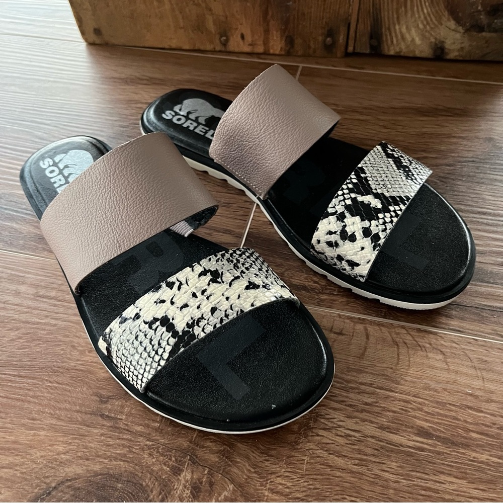 Sorel women Ella animal print sandals.  NWOT